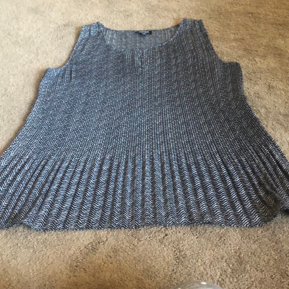 Jones New York sleeveless tunic